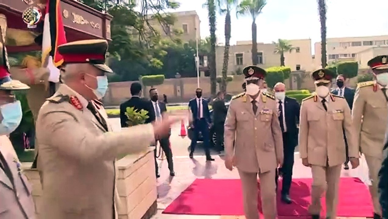 الرئيس السيسي ينيب وزير الدفاع للمشاركة في إحيا...