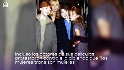 Autora de Harry Potter es criticada por decir que las mujeres trans no menstrúan.