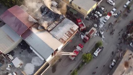 İskenderun'da bir plastik boya imalathanesinde çıkan yangında facianın eşiğinden dönüldü