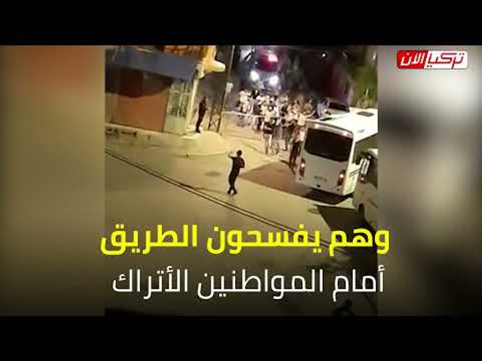 الشرطة التركية تخلي الطريق أمام مواطنيها للاعتداء على السوريين وتخريب ممتلكاتهم