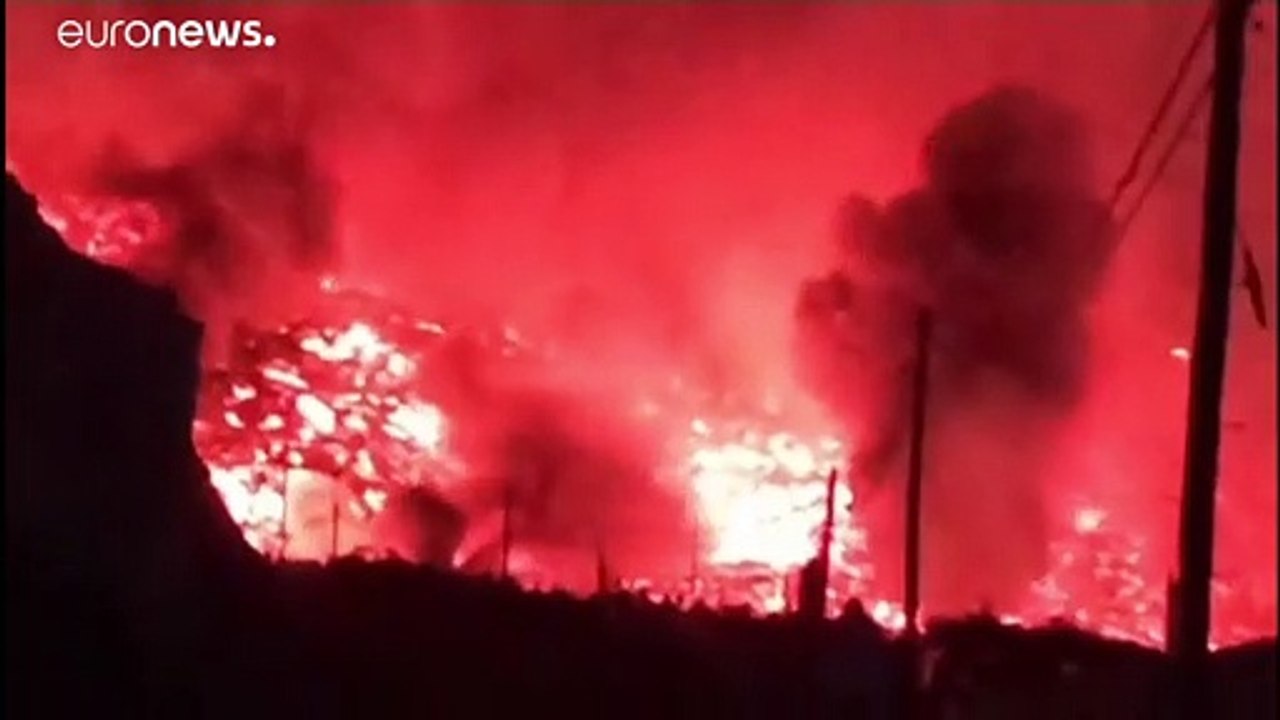 Volcán | Peligro de gases tóxicos en La Palma debido al contacto de la lava con el mar