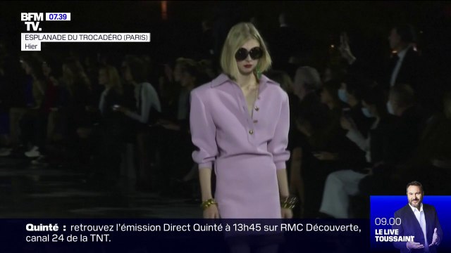 Les images du défilé Yves Saint Laurent au pied de la Tour Eiffel ce mardi soir