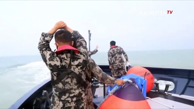 Detik-detik Pengejaran Kapal Malaysia yang Kepergok Mencuri Ikan di Perairan Indonesia