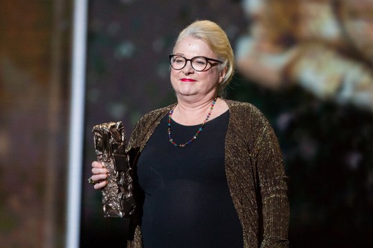 Josiane Balasko méconnaissable après une opération de chirurgie esthétique… « Je ne voulais pas avoir le pif de ma mère »