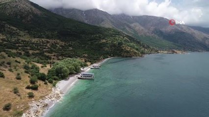 Van Gölü suyuyla hazırlanan spreyin korona virüsün çoğalmasını engellediği tespit edildi