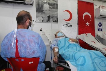 BRONZ MADALYALI VALİ PEHLİVAN'DAN 18'İNCİ KAN BAĞIŞI