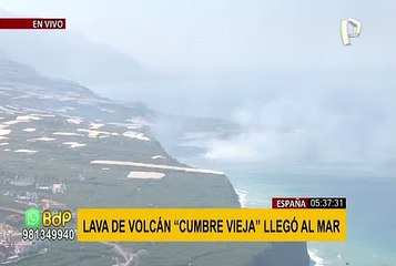 ¡Imágenes impresionantes!: Lava del volcán de La Palma llegó al mar generando nubes toxicas