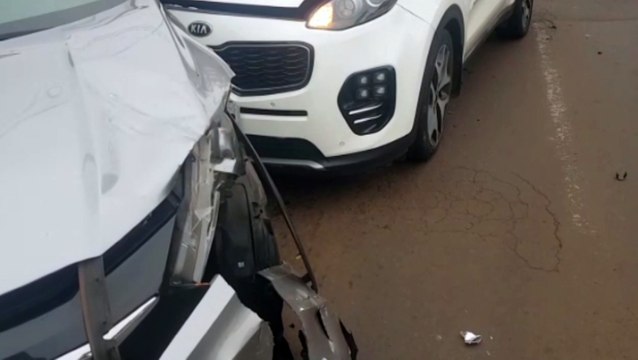 Veículos se envolvem em colisão na Região Central de Cascavel