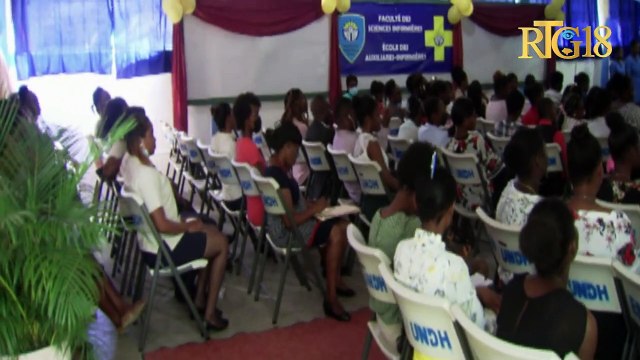 Etidyan finisan nan katriyèm ane syans enfimyè nan UNDH prezante travay rechèch yo.