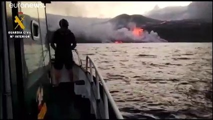 La Palma: nube provocada por la lava del volcán al llegar al mar no es tan peligrosa como se temía