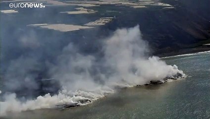 Авиакомпании возобновляют рейсы на Пальму, где извергается вулкан