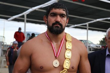 Kel Aliço Yağlı Güreşleri'nin başpehlivanı İsmail Koç oldu