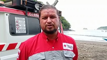 Un padre murió por salvarle la vida a su hijo de unos 12 años de edad, que era arrastrado por una ola