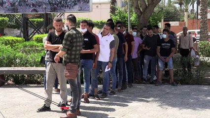 حماس تفرض اللقاح على موظفي القطاع العام في غزة أو الخصم من إجازاتهم