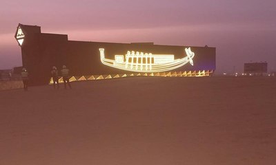 نقل مركب الملك الفرعوني خوفو الضخم إلى المتحف المصري الكبير