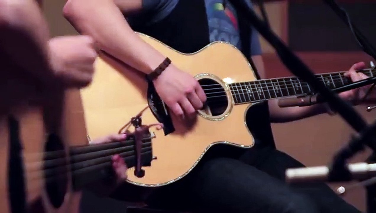 Heaven  Bryan Adams Boyce Avenue feat Megan Nicole ( acoustic cover )