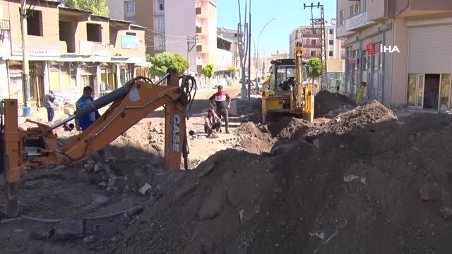 Özalp ilçesinin en işlek caddesi yenileniyor