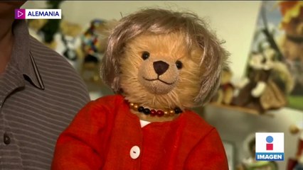 Lanzan osito de peluche de Angela Merkel