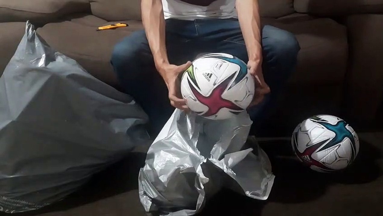 UNBOXING ADIDAS SOCCER BALLS CHAMPIONS LEAGUE,CONEXT 21, TANGO ROSARIO, MESSI CLUB AND NEMEZIZ 19.4 SOCCER SHOES (TIMELAPSE)