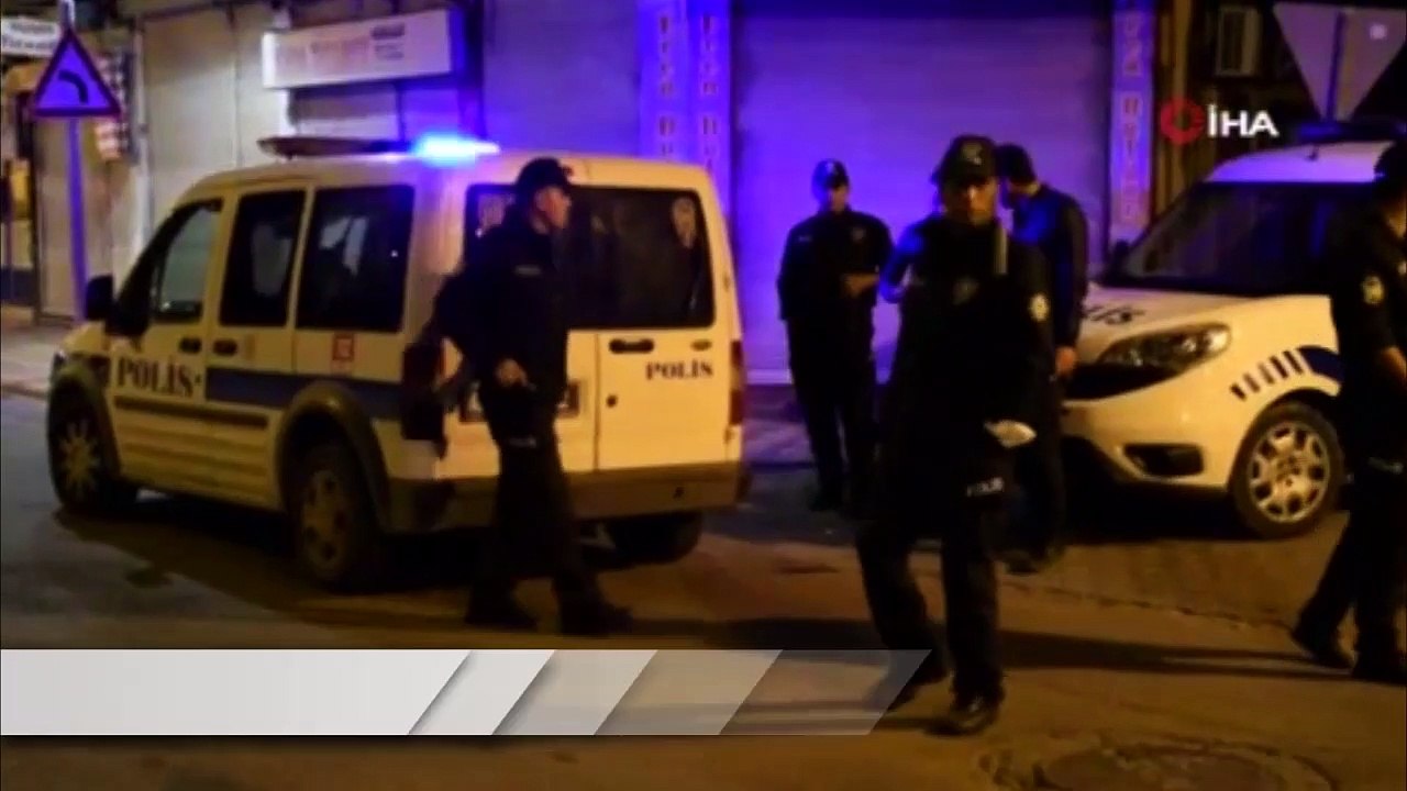 Gasp ettikleri araçla polisten kaçarken kaza yapan şüpheliler kıskıvrak yakalandı