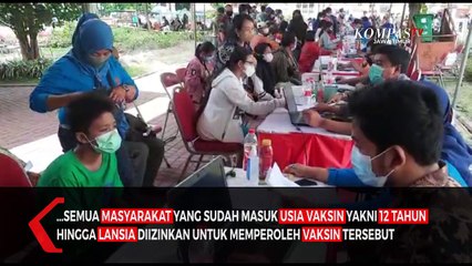 Warga Antusias Vaksinasi Massal non Domisili di Surabaya