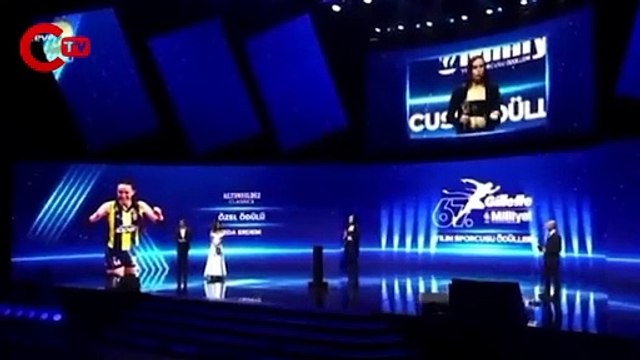 Atatürkçü, ülkesini seven, adil, çalışkan, başarılı kadınlara dönüşerek ülkemizi daha yukarılara taşıyacağız.