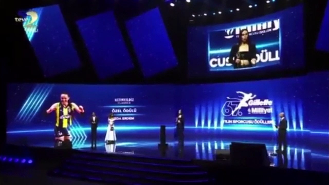 Filenin Sultanları'nın kaptanı Erdem: Atatürkçü, ülkesini ve sporu seven kadınlar olarak katkımız oluyorsa ne mutlu bize