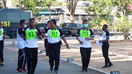 Tingkatkan Kesehatan dan Kebugaran Tubuh, Biro SDM Polda NTT Laksanakan Tes Kesemaptaan Jasmani Berkala Semester II