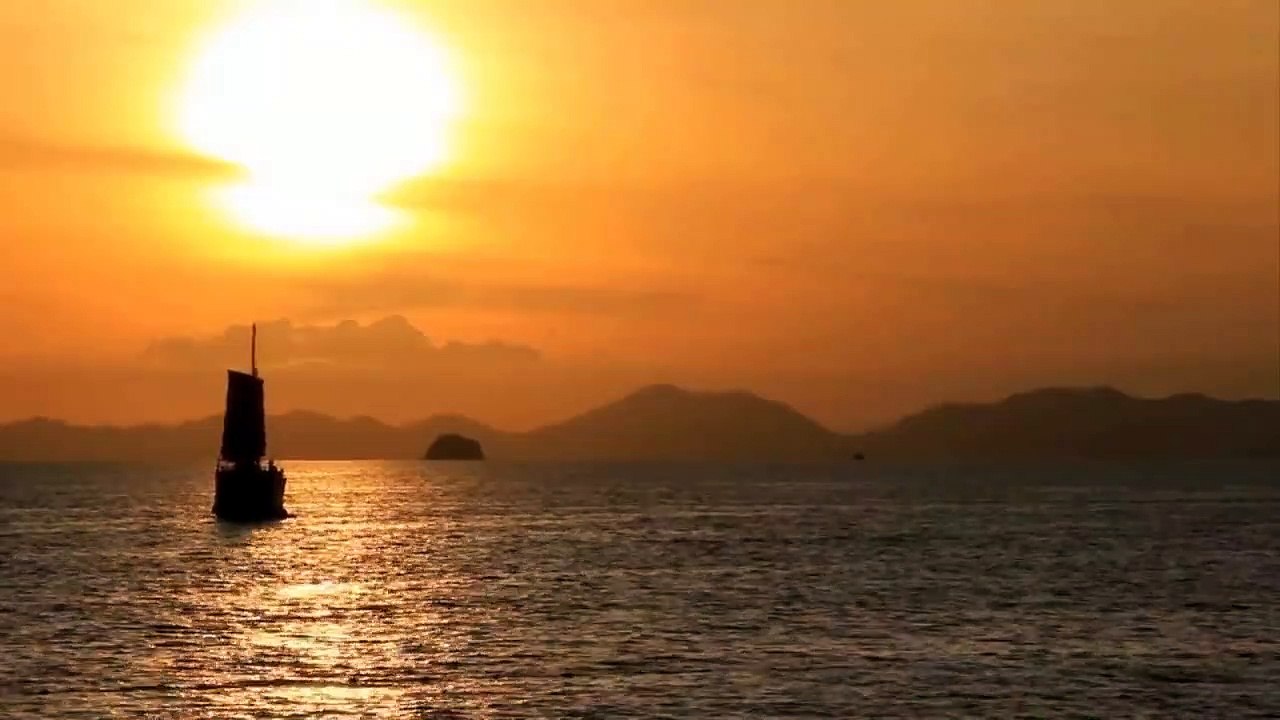 Wandering Thoughts -Soft Piano Music for Sleep, Study & Relax