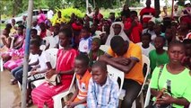 Le Ministre Roger Adom fait don de 1000 kits scolaires à Abengourou