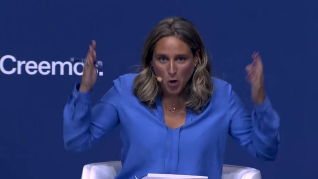 Una ponente retrata a Casado por la falta de mujeres en la Convención Nacional del PP