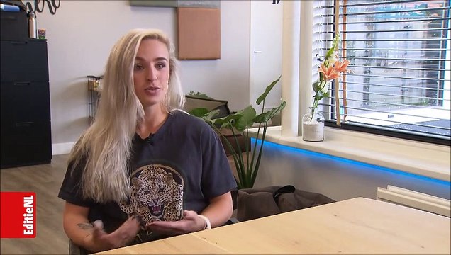 Influencer Larissa van Meerten kampt sinds haar vaccinatie in juli met vage klachten, waaronder een onregelmatige menstruatie. Eerst was ze altijd erg regelmatig ongesteld. Mijn eerste menstruatie was acht of negen dagen later dan normaal. Ik ben niet sn