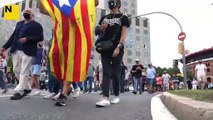 Els manifestants tallen el trànsit a tota la plaça espanya de Barcelona