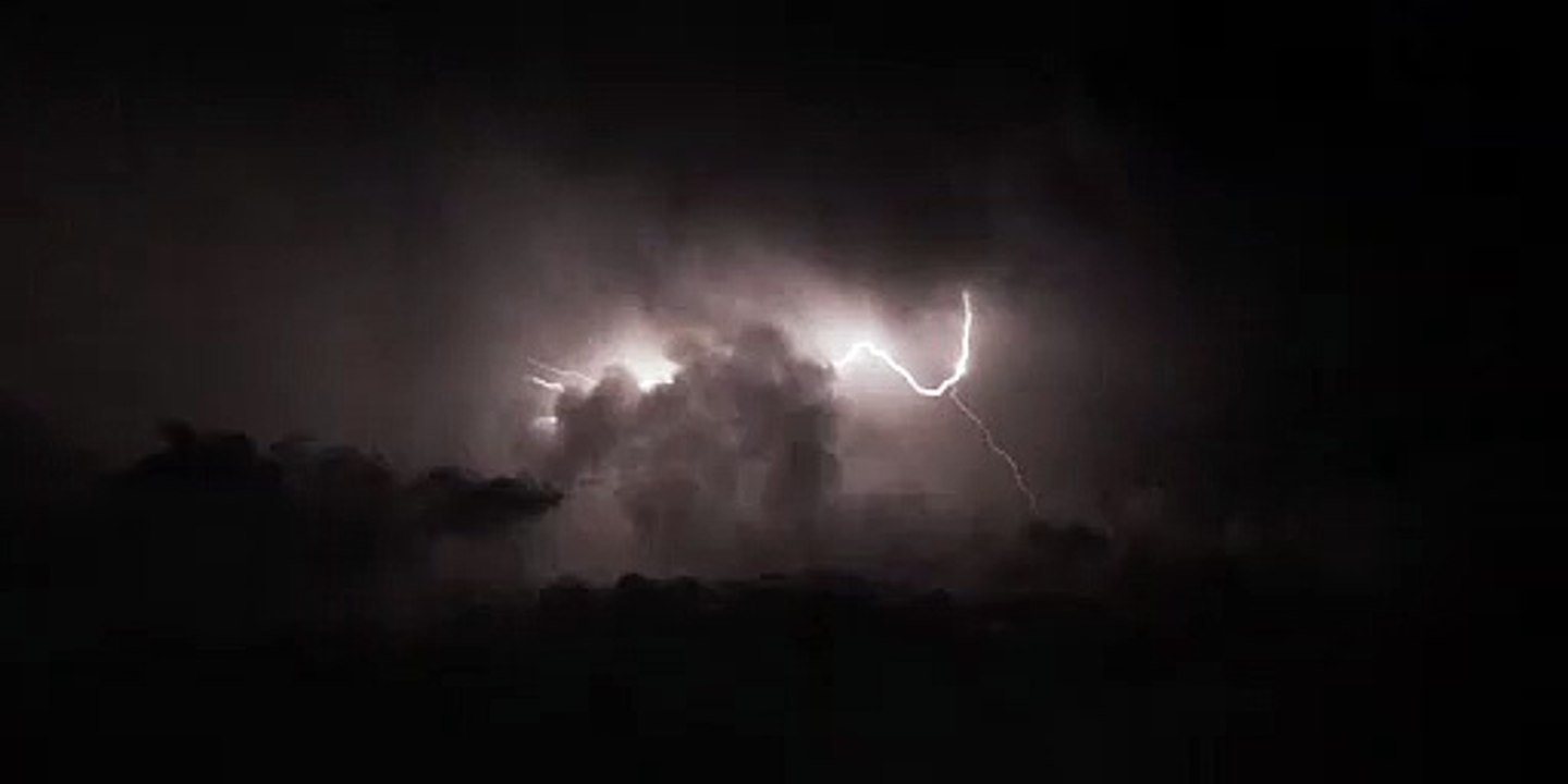 Special effects blockbuster! Crossing 3000 kilometers, showing you the lightning that slows down 1300 times