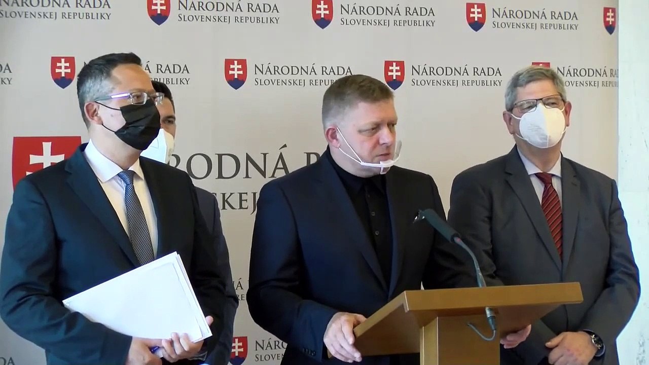 ZÁZNAM: O zmene ústavy, podmienkach referenda a ziskoch bánk - TK strany Smer-SD