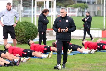 Altıparmak: "Ümraniyespor'u yenip milli araya moralli girmek istiyoruz"