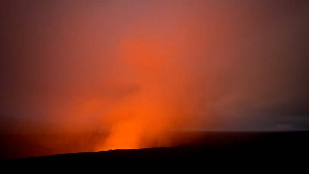 Time-lapse video captures glow of Kilauea eruption