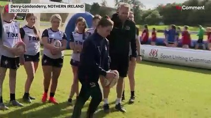 شاهد: دوق ودوقة كامبريدج يلعبان الرغبي في إيرلندا الشمالية