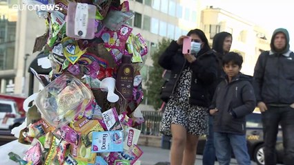 Eurodeputados e organizações querem "morte de dragão do lixo plástico"