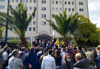 Havayolu firmasında çalışanlarından maaş eylemi