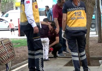 Diyarbakır'da kahreden dakikalar! Türk bayrağına sarılarak intihar etmek isteyen adamı çocuğu izledi