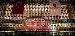Taksim'deki Atatürk Kültür Merkezi'nin yeni tabelası asıldı