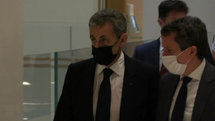 사르코지, 프랑스 대선 불법자금 조성 혐의로 징역형 / YTN