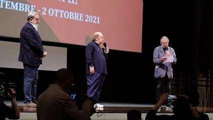 Laudadio legge motivazioni premio a Lino Banfi