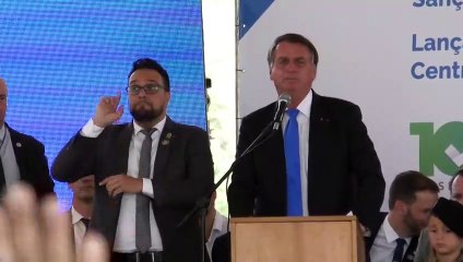 Bolsonaro é recebido em BH com manifestações