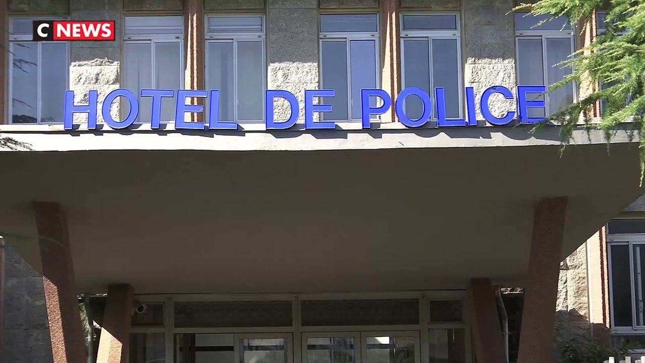 Rennes: Les habitants du square de Copenhague découvrent sur une porte de leur immeuble un message de dealers les menaçant de "représailles" s'ils coopèrent avec la police