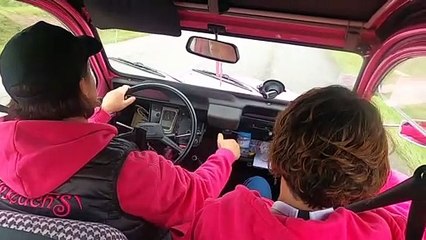 Γαλλία: Ροζ 2CV για τον καρκίνο του μαστού