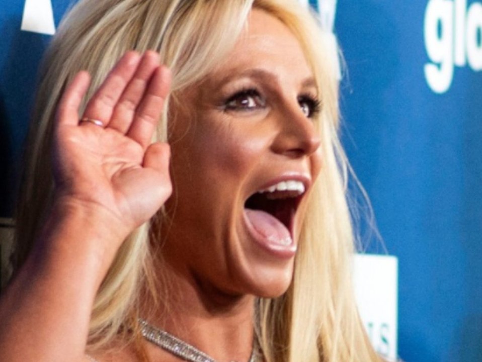 Sie macht sich frei: Nackte Britney Spears 'spielt im Pazifik'