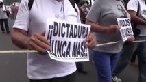 Miles de salvadoreños protestan contra la deriva autoritaria del presidente Bukele