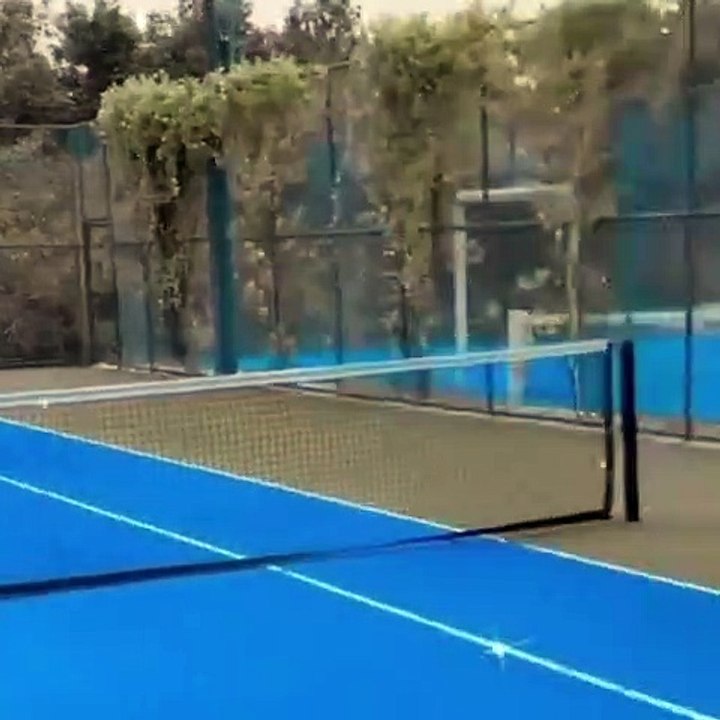 Minal Khan in Maldives for her honeymoon